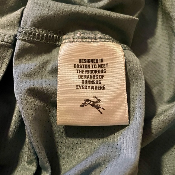 Tracksmith Men’s Twilight Tee Size Medium - Picture 6 of 7